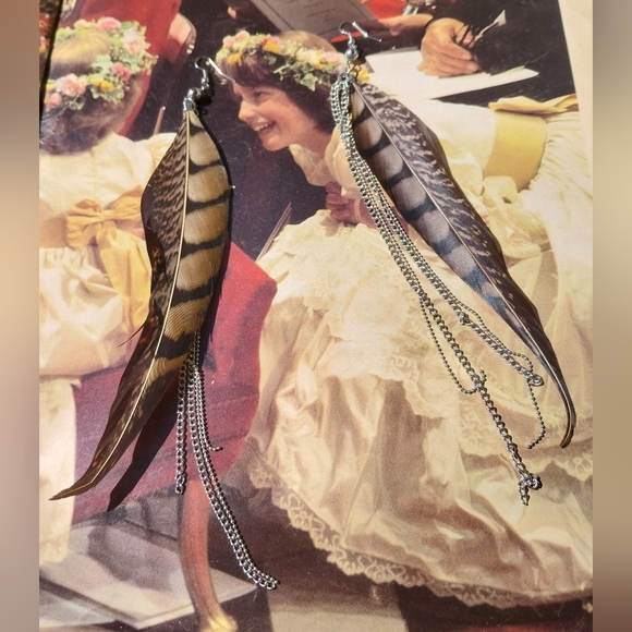 Earrings with Silver Chain - Picture 5 of 9